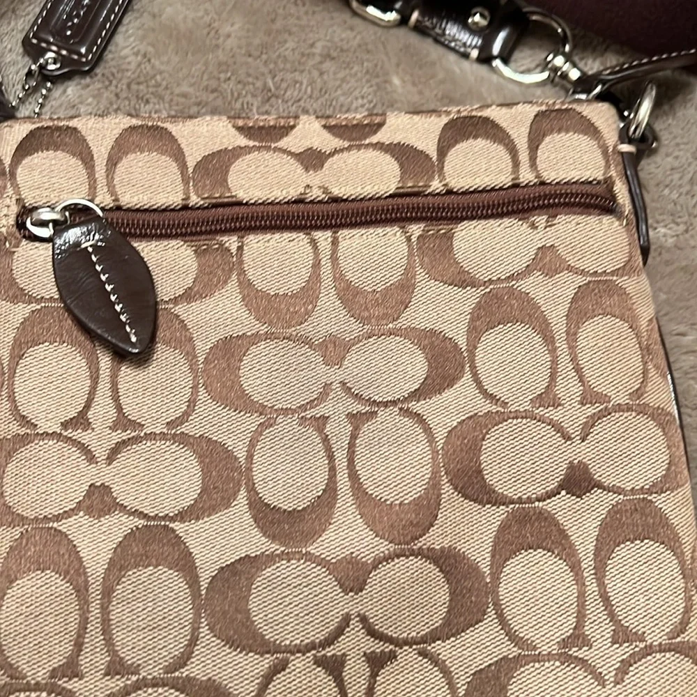 Like new COACH Cross Body Bag. Used once, no tears or stains. - Picture 11 of 11